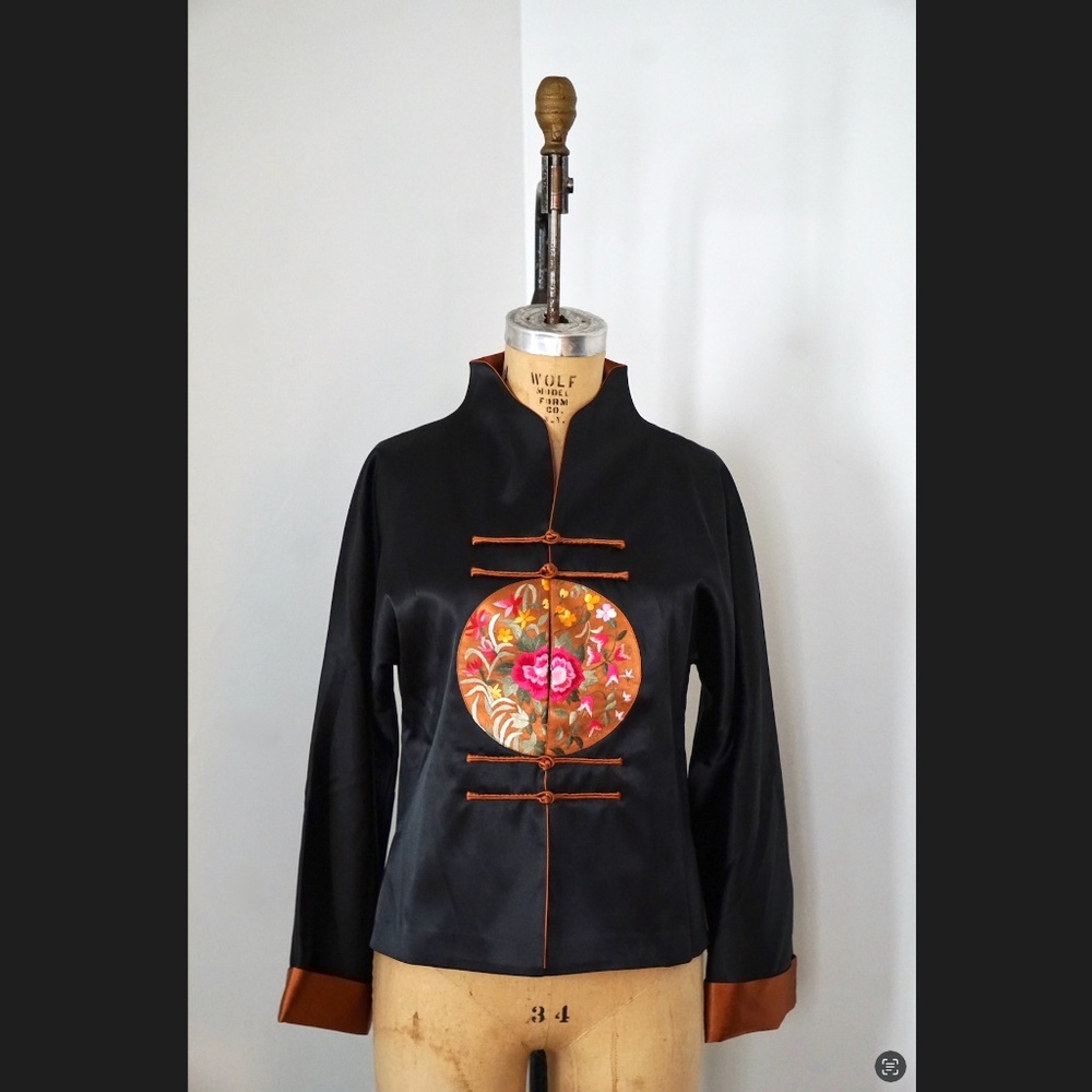 Vintage Black Sik Cheongsam Jacket with floral embroidery L